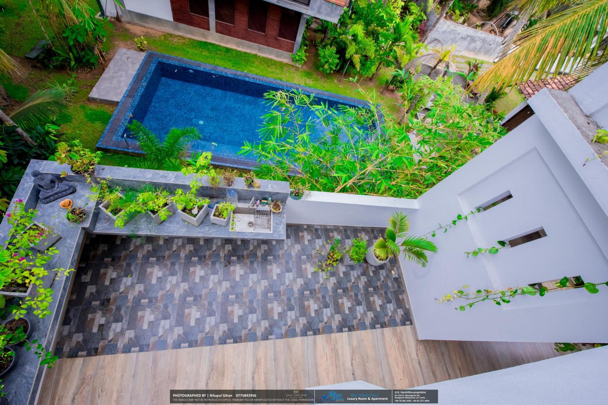 Blue Whales Hotel Hikkaduwa Exterior photo